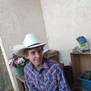 Meet your Posher, Devin